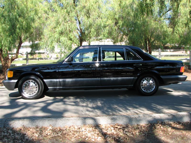 Mercedes 1991 560 SEL Sedan Black 